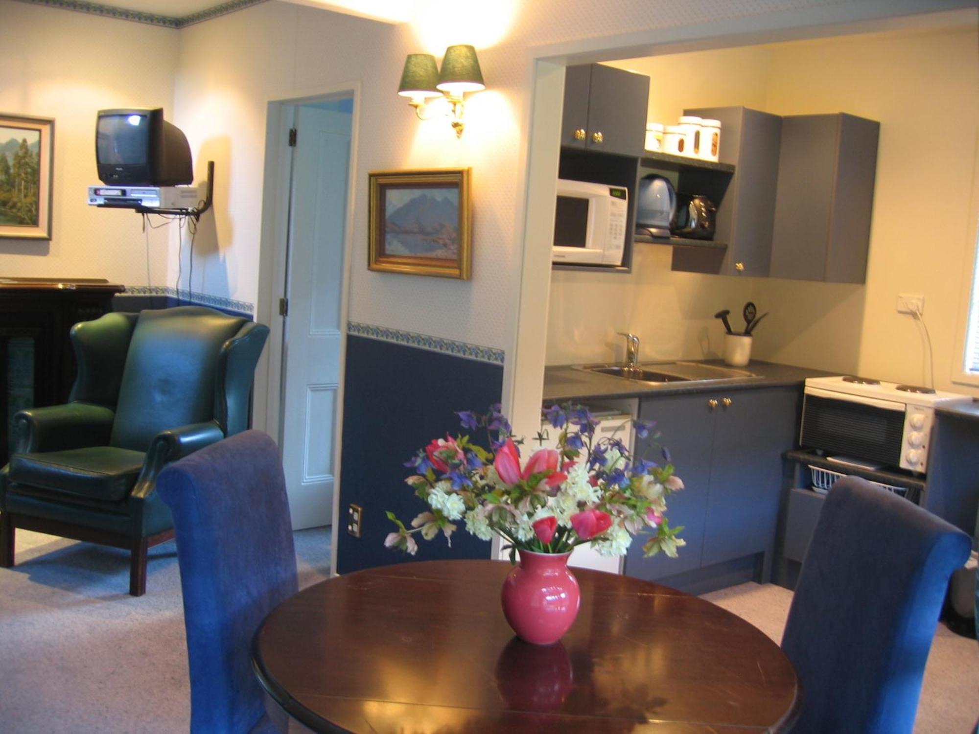 Trelawn Riverside Cottages Arthurs Point Room photo